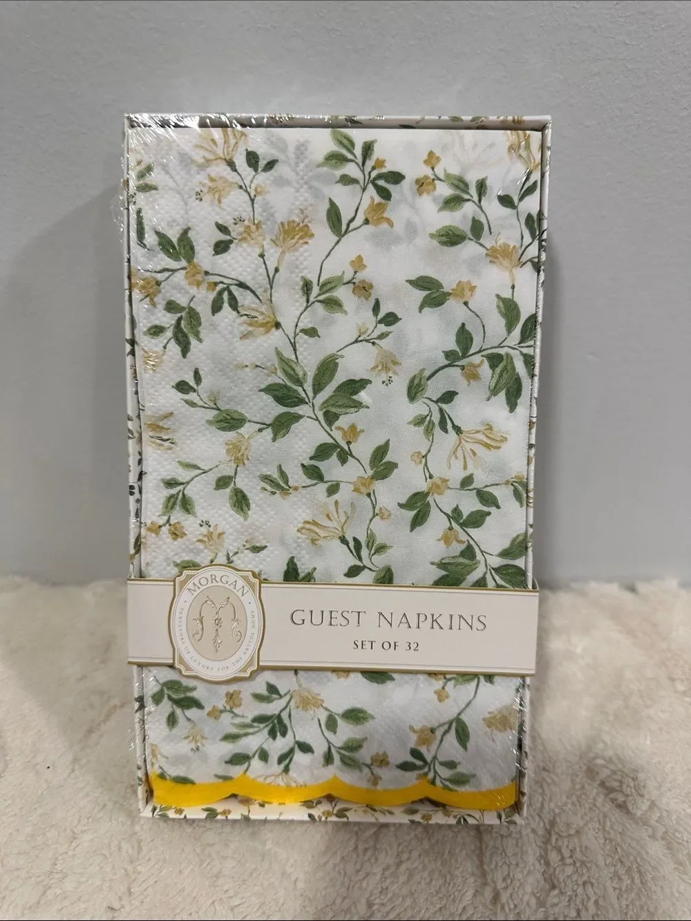 MORGAN WHITE GREEN YELLOW floral vines scalloped 32 Guest Napkins in a Box